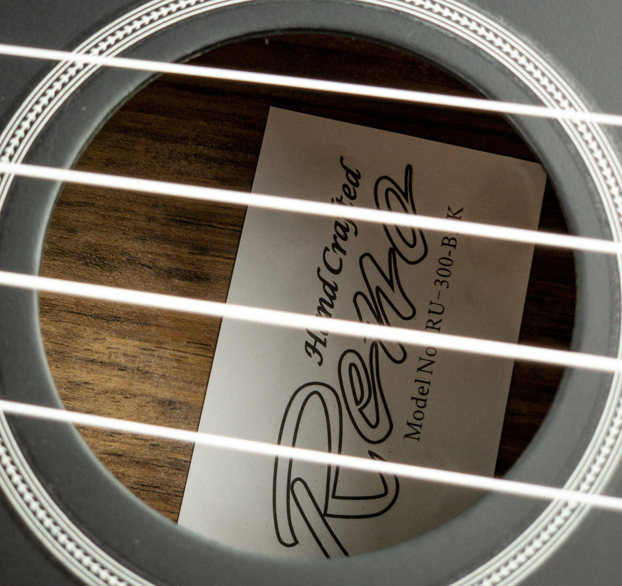 Reno RU300 Grand Koncert Ukulele (Sort)